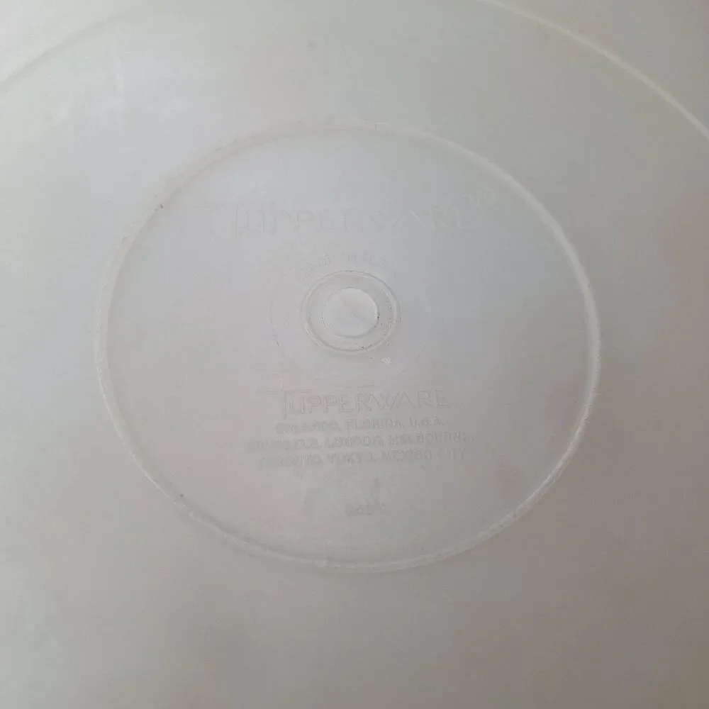 Tupperware Cake Container 256-1 Millionaire Line Seal‎ 224-2 Storage Lid Vintage